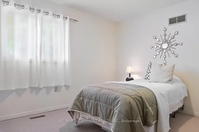 Additional image 31 of 411 Freeman Cres