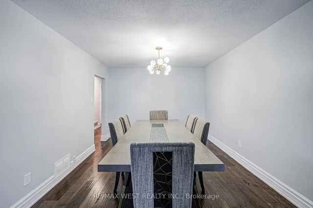 Additional image 15 of 633 Balmoral Dr