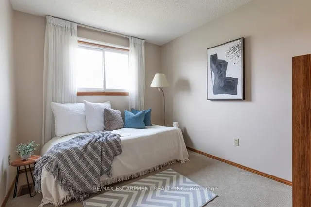 Additional image 14 of 87 Strawberry Dr