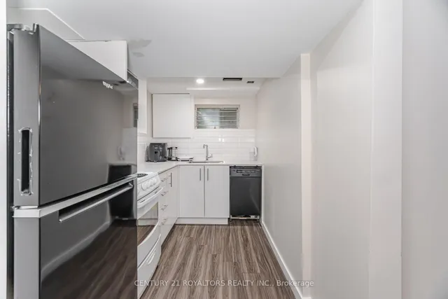 Additional image 36 of 32 Farmington Dr