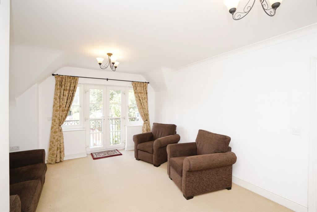 Additional image 5 of Canonsfield Road, Welwyn