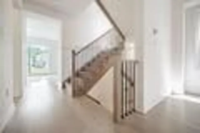 Additional image 7 of 5 Lilestone Dr