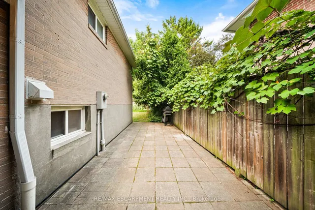 Additional image 41 of 1065 Franconia Dr