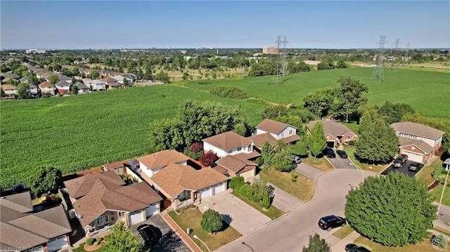 Additional image 39 of 183 Alderlea Ave