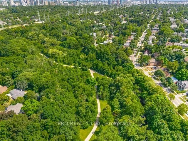 Additional image 34 of 262 Martin Grove Rd