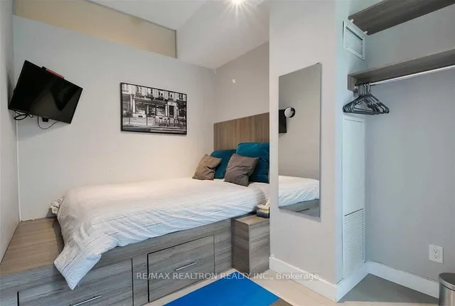 Additional image 9 of 8 Charlotte St Unit 214