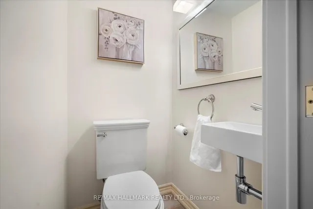 Additional image 30 of 34 Munro Park Ave