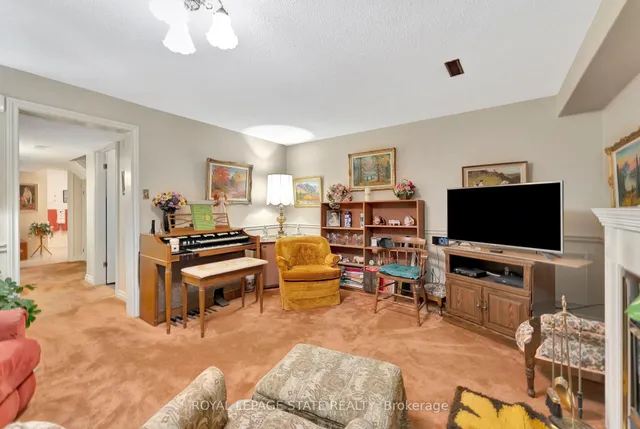 Additional image 24 of 30 Osler Dr Unit 12
