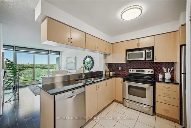 Additional image 18 of 185 Legion Rd Unit 1403