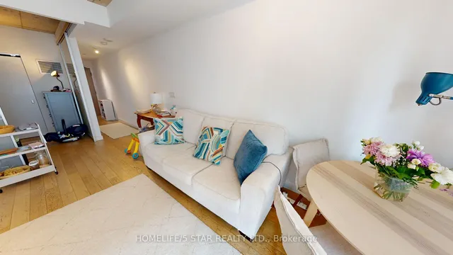 Additional image 5 of 111 Bathurst St Unit 714