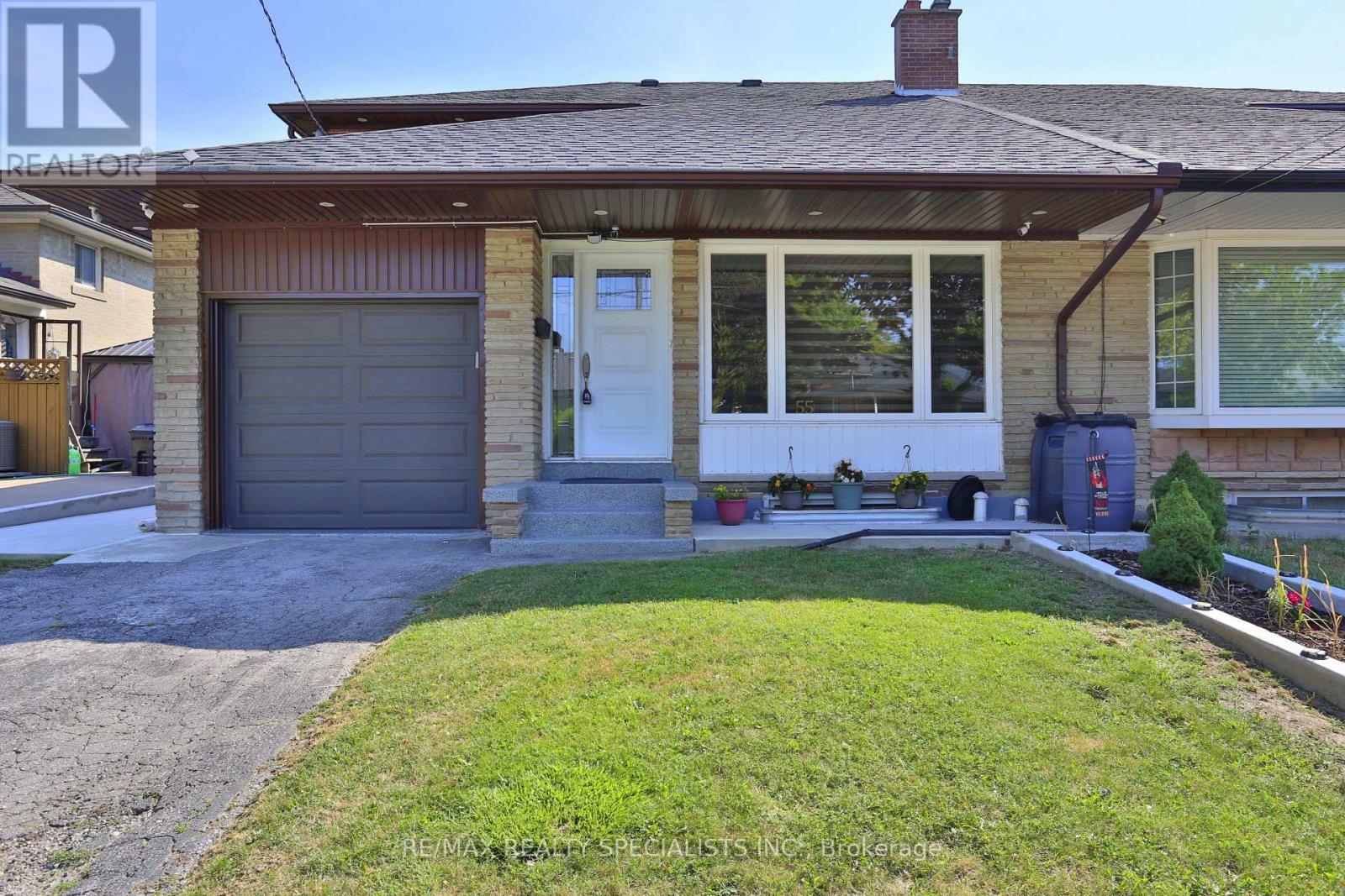 55 CLAYHALL CRESCENT|Toronto (York University Heights), Ontario M3J1W5
