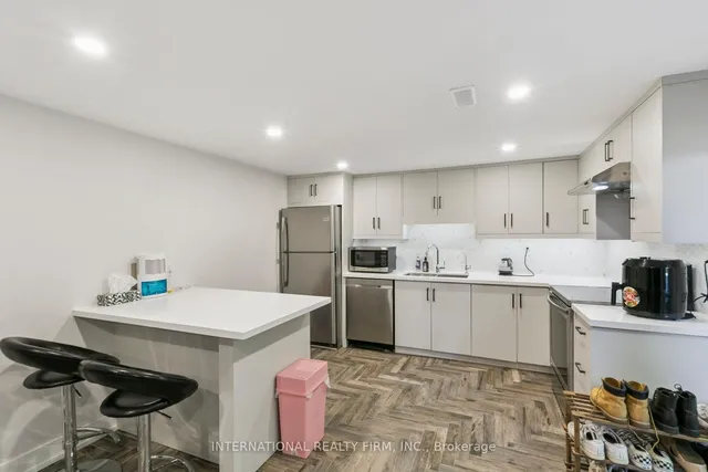 Additional image 33 of 27 Treadgold Cres