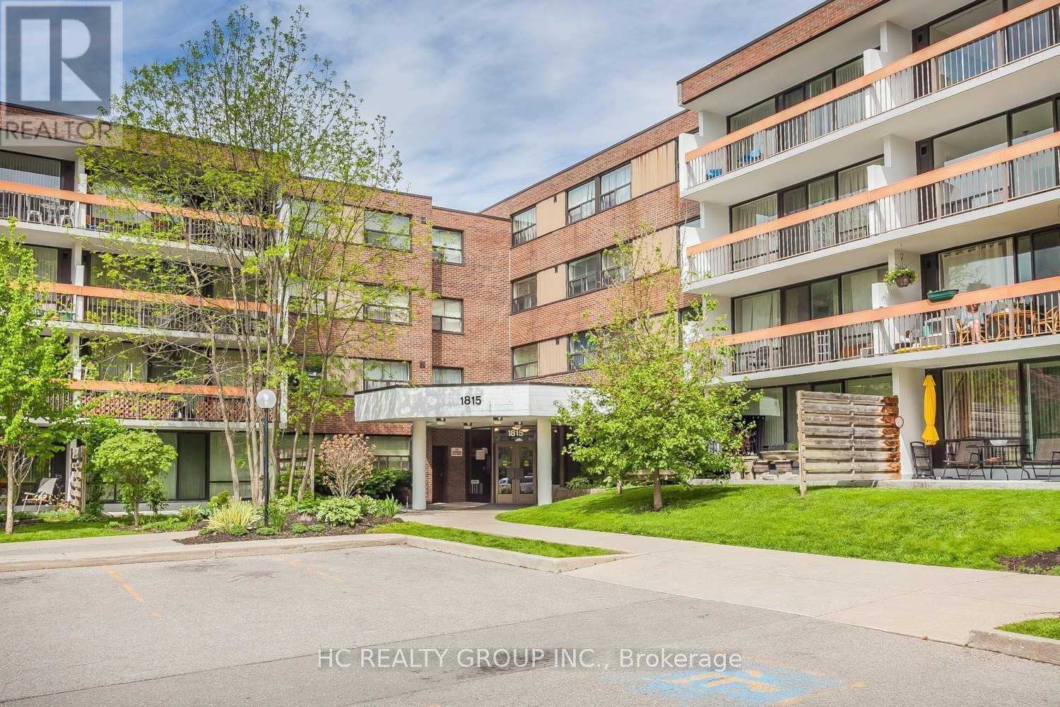 207 - 1815 O'CONNOR DRIVE|Toronto (Victoria Village), Ontario M4A2P9
