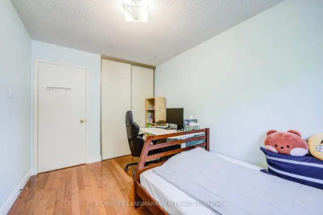 Additional image 33 of 177 Roxanne Cres