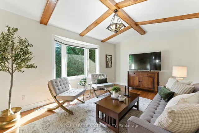 Additional image 17 of 286 LLOYMINN Ave