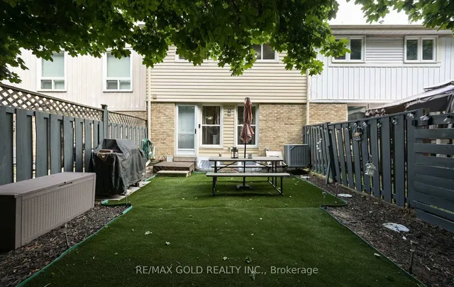 Additional image 33 of 72 COURTLEIGH Sq