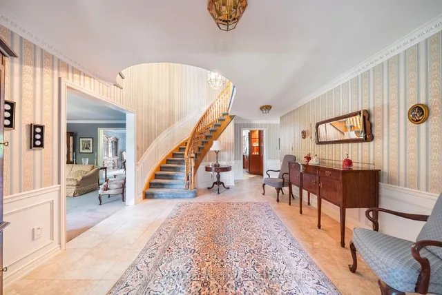 Additional image 12 of 116 Kenpark Ave