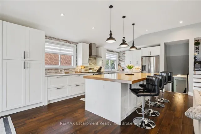 Additional image 13 of 755 Parker Cres