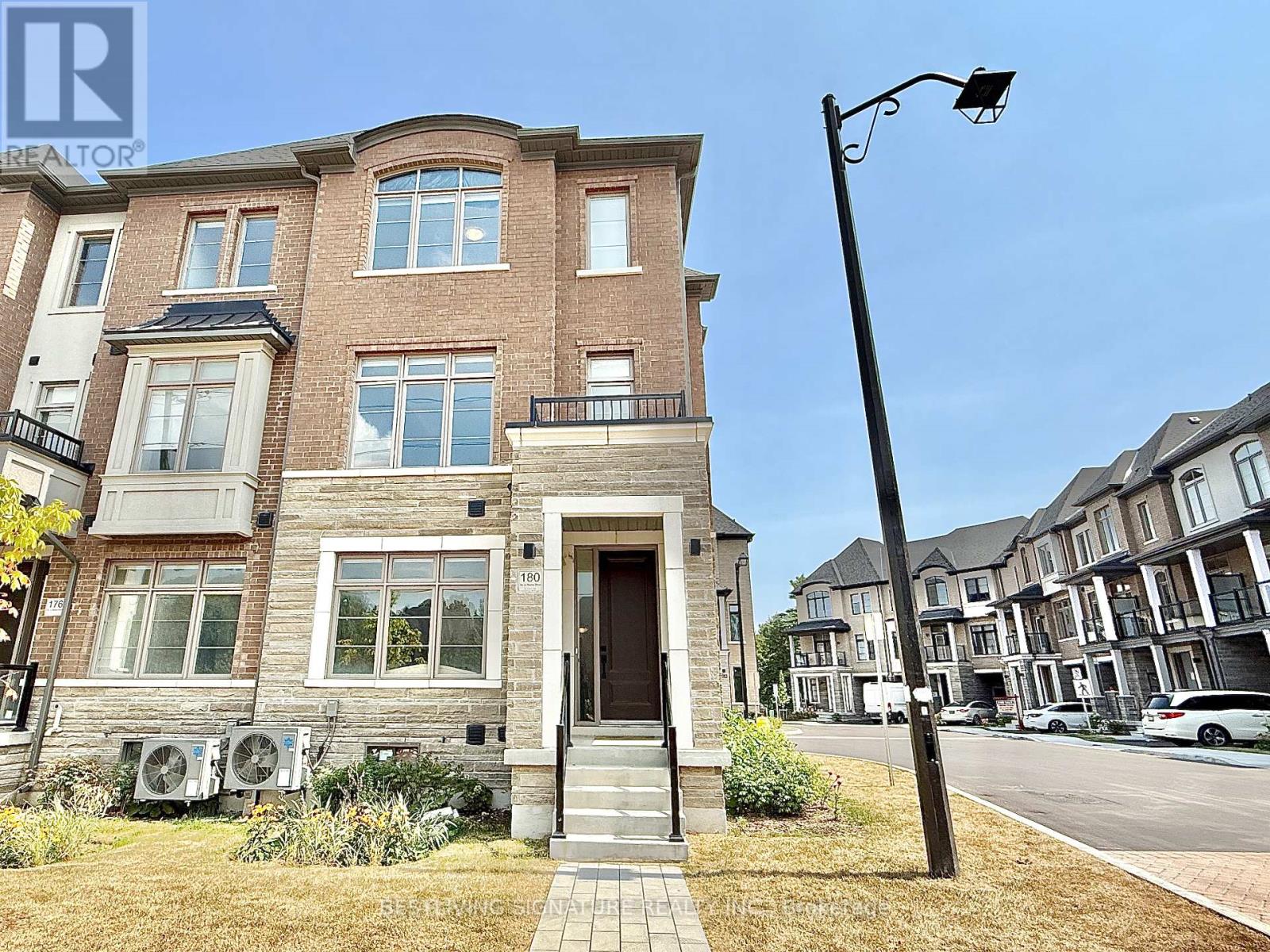 180 DE LA ROCHE DRIVE|Vaughan (Vellore Village), Ontario L4H5A3