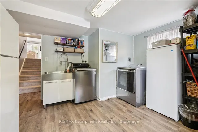 Additional image 36 of 755 Parker Cres