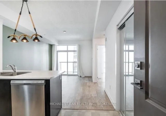 Additional image 5 of 81 Robinson St Unit 503