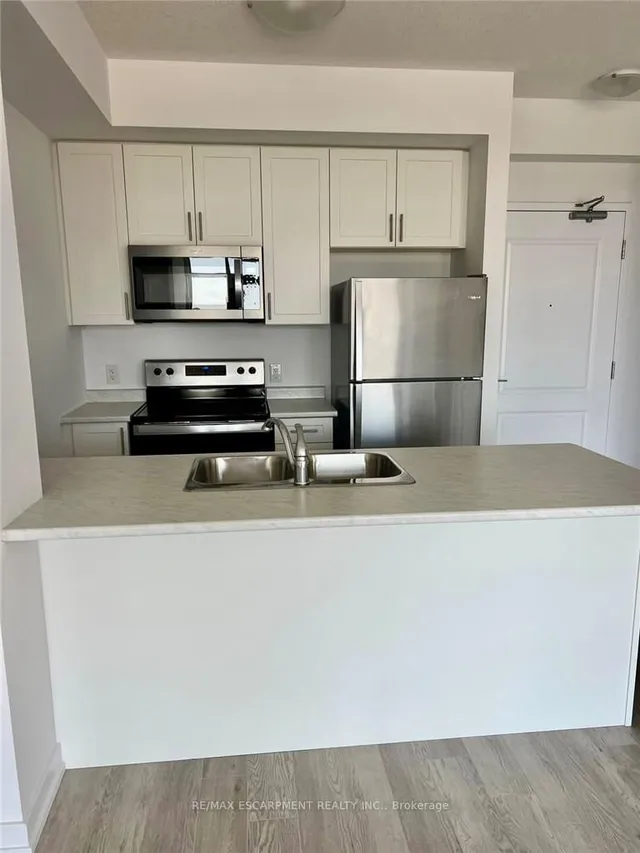 Additional image 11 of 460 Dundas St Unit 703