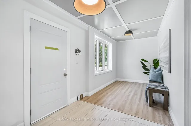 Additional image 5 of 10 Comet Ave