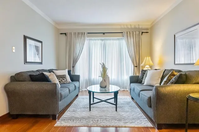 Additional image 6 of 411 Freeman Cres