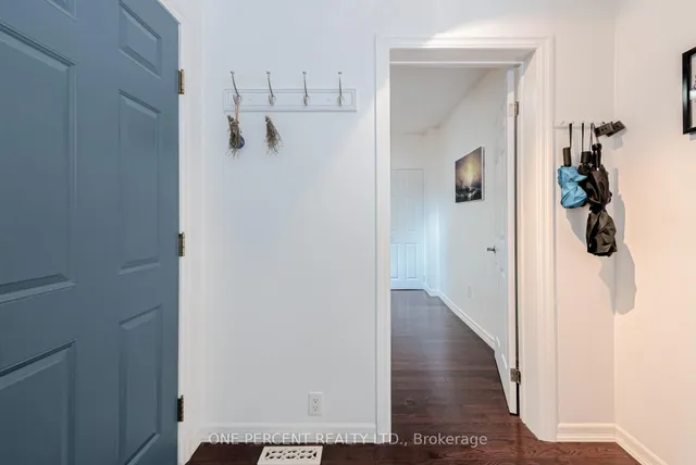 Additional image 18 of 143 Silverthorn Ave