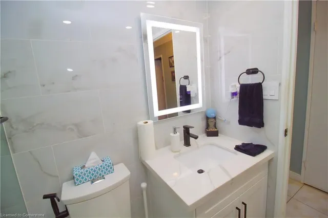 Additional image 22 of 90 Ling Rd Unit 904