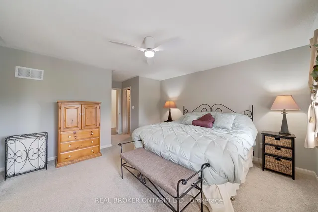 Additional image 27 of 5689 Roseville Crt