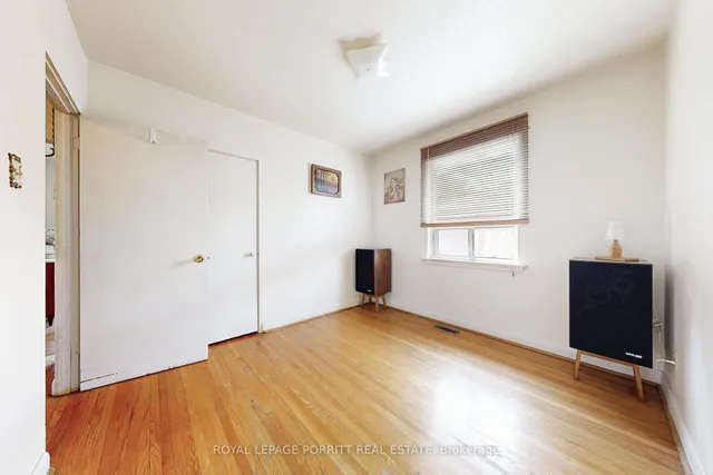 Additional image 20 of 27 Hinton Rd