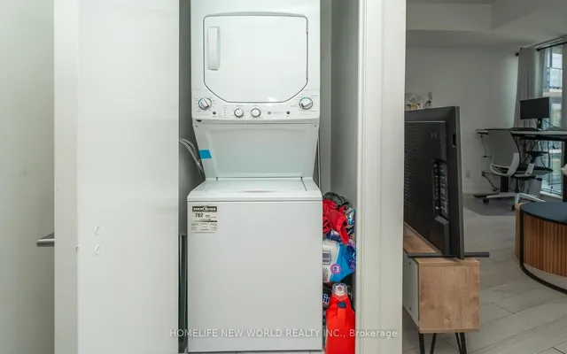 Additional image 19 of 49 East Liberty St Unit 301