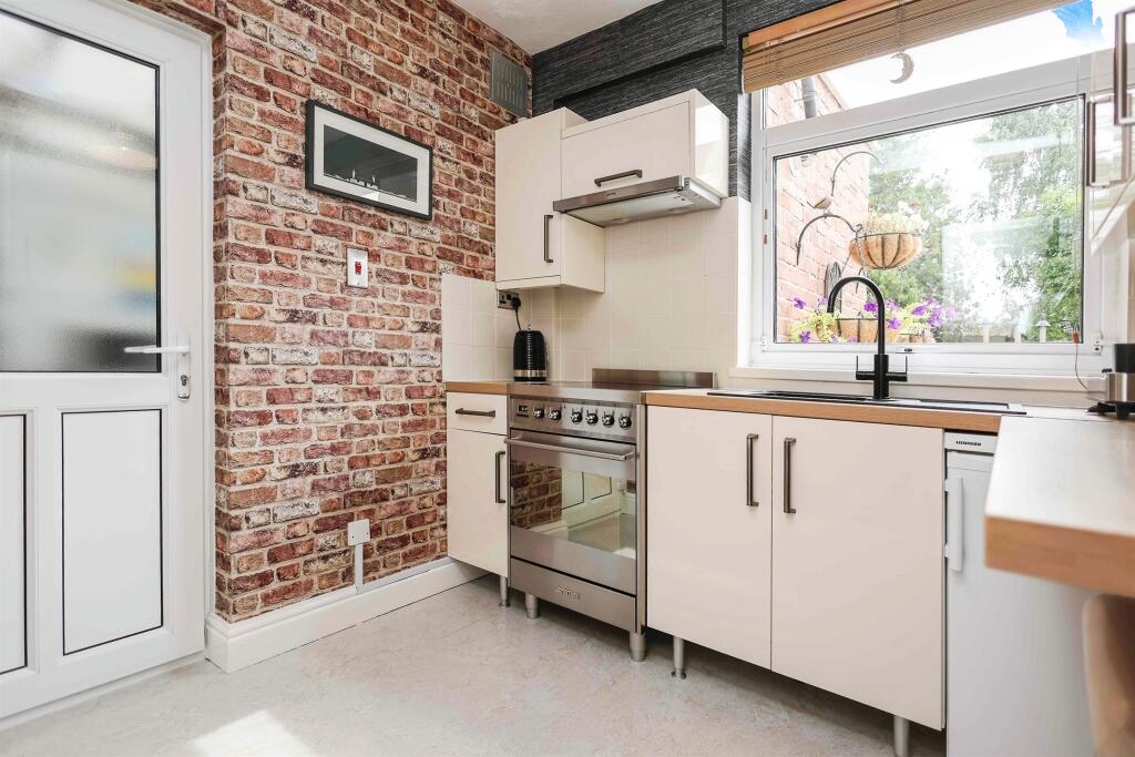 Additional image 9 of Barnford Crescent, Oldbury