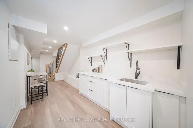 Additional image 35 of 126 Grace St