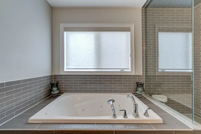 Additional image 27 of 44 Walbrook Rd