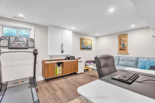 Additional image 34 of 47 Tofino Cres