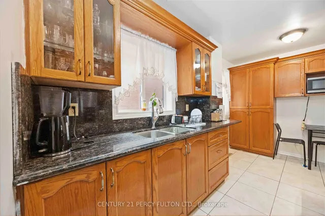 Additional image 9 of 17 Woodsview Ave