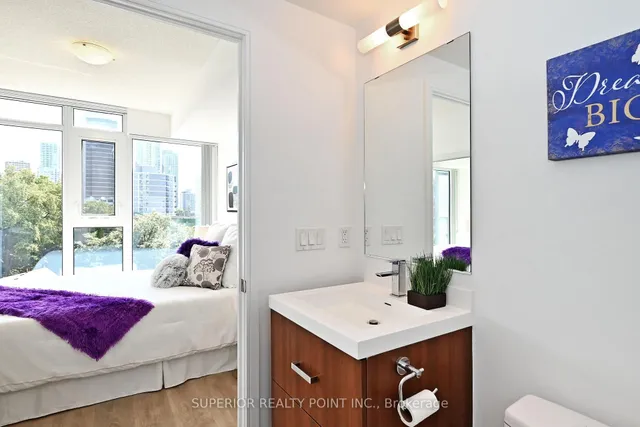 Additional image 21 of 50 Wellesley St Unit 704