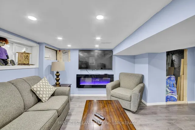 Additional image 35 of 6 Frederick Ave