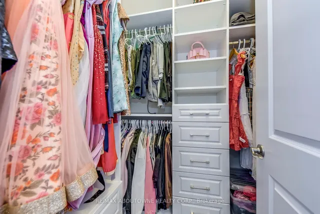 Additional image 40 of 19 Raindrop Terr