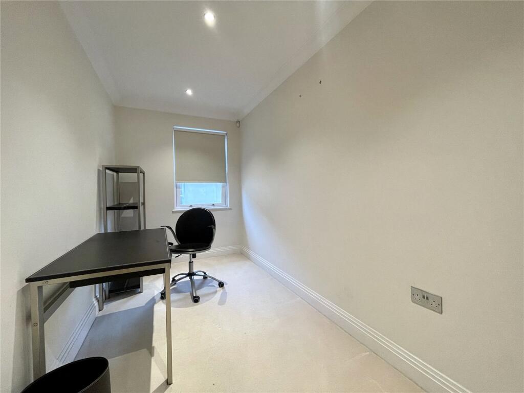 Additional image 16 of Georges Wood Road, Brookmans Park, Hertfordshire, AL9