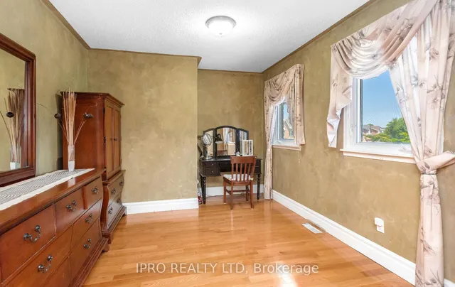 Additional image 23 of 12 Neville Cres