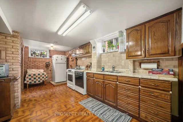 Additional image 27 of 8 Sonnet Crt