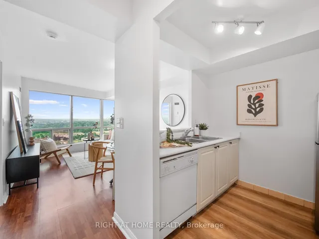 Additional image 5 of 18 Lee Centre Dr Unit 2013