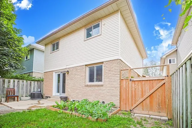 Additional image 16 of 38 Roehampton Cres