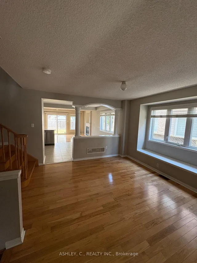 Additional image 4 of 7064 Village Walk Dr