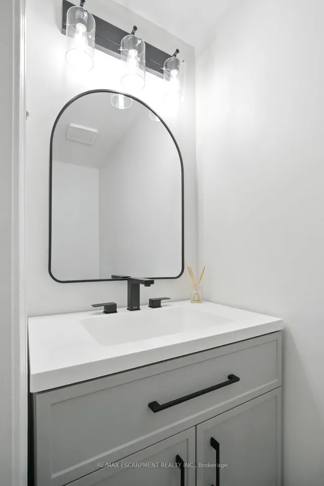 Additional image 20 of 38 Locke St