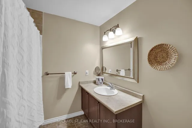 Additional image 29 of 42 Vennio Lane