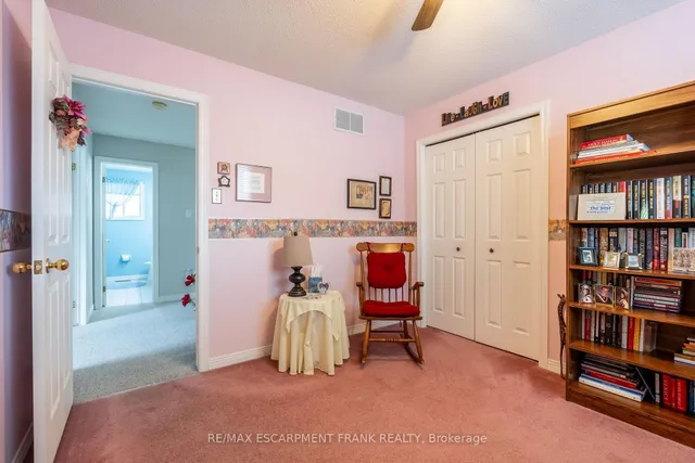 Additional image 30 of 168 SIRENTE Dr